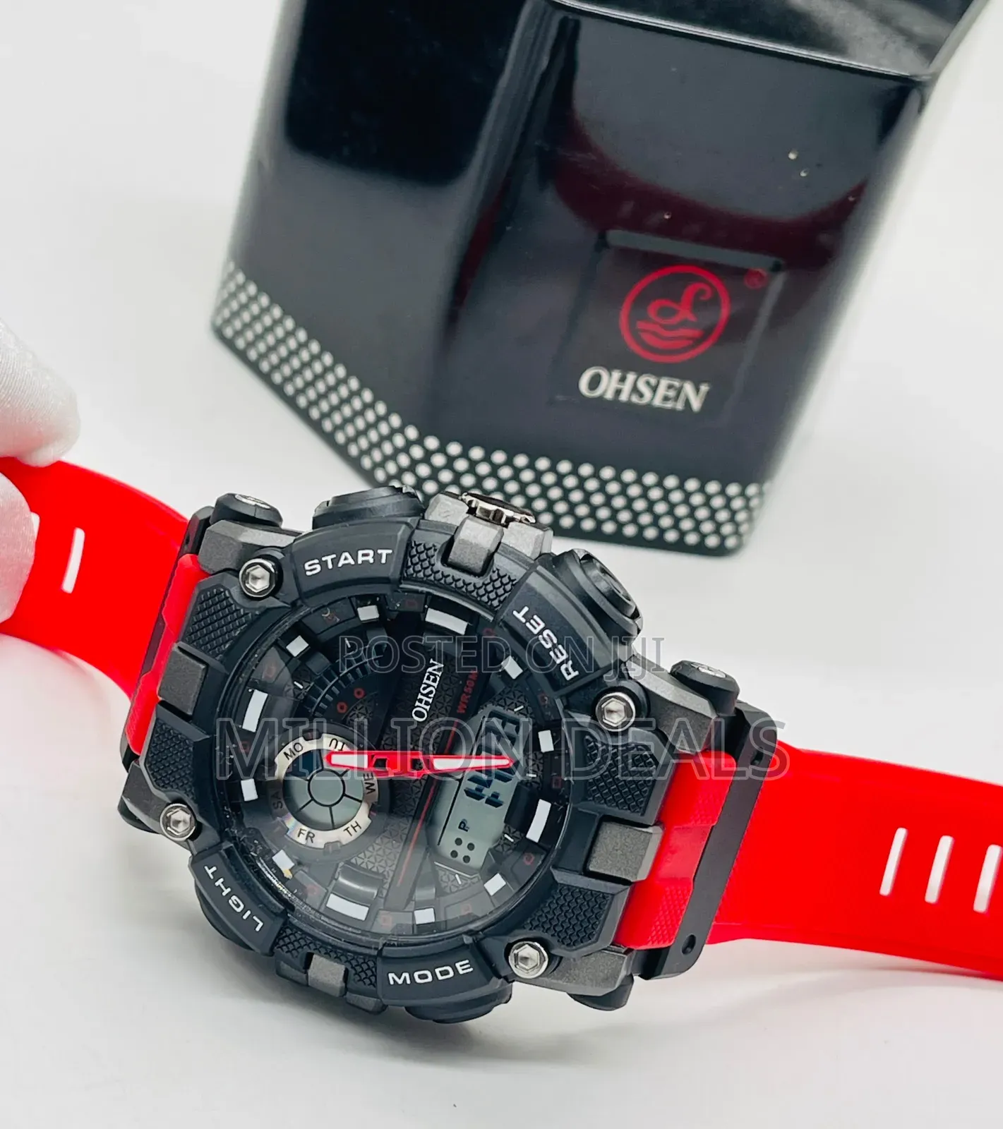Rare Water Resistant Rubber Strap Men's Classic Wrist Watch
