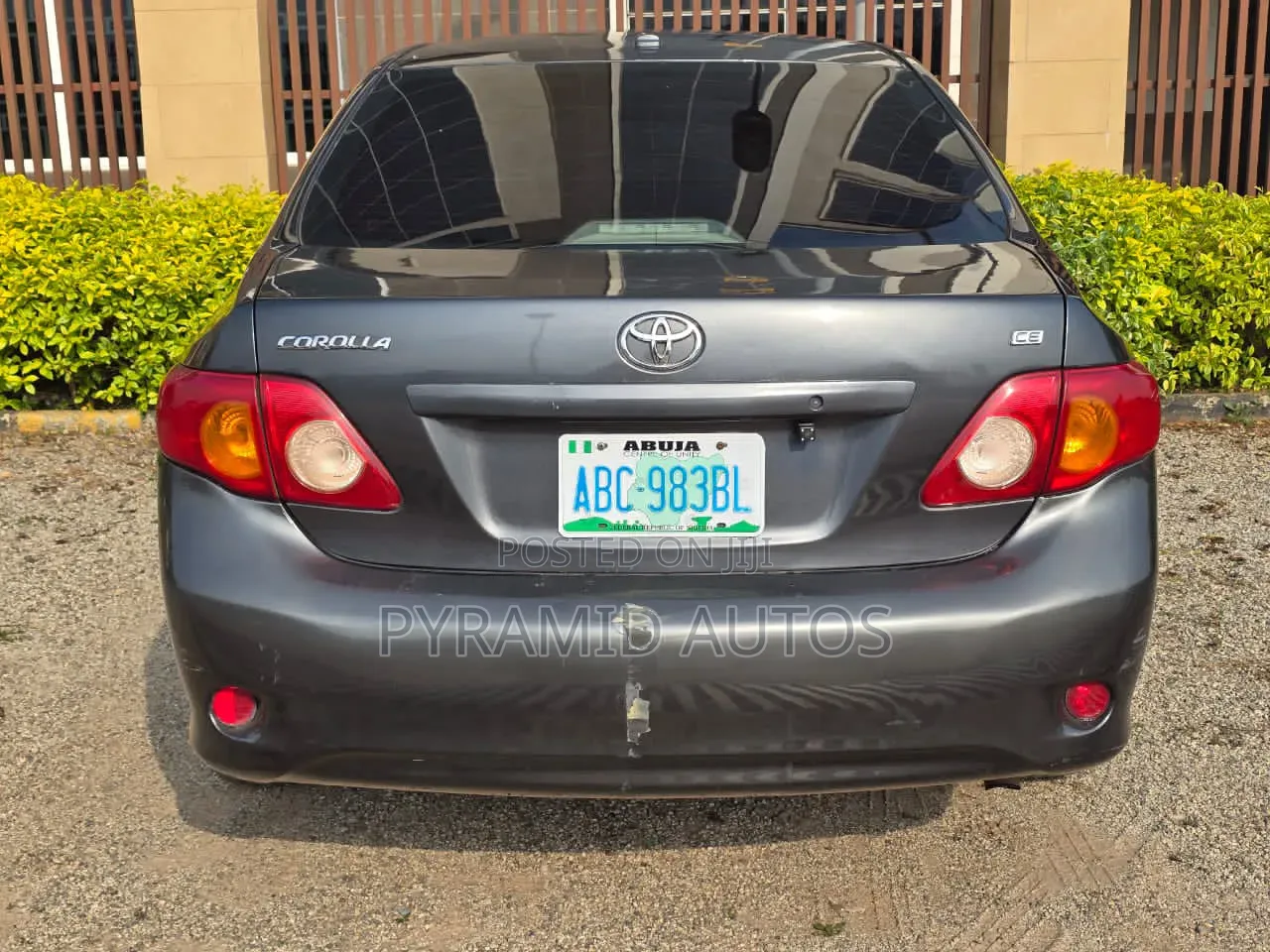 Toyota Corolla LE 4dr Sedan (1.8L 4cyl 4A) 2010 Gray