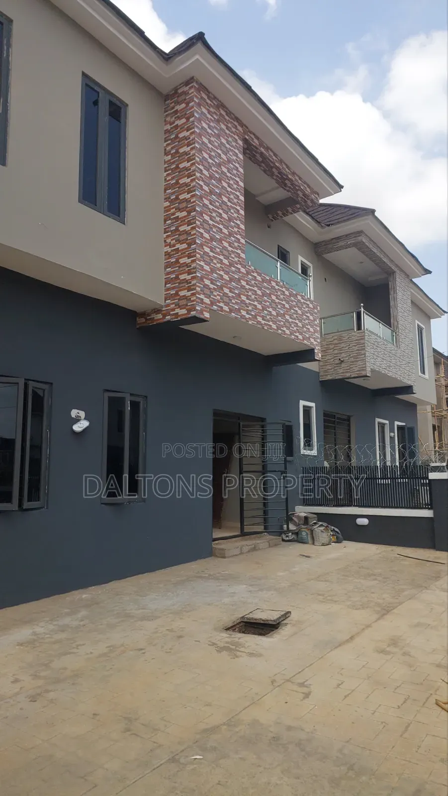 4bdrm Duplex in Gold City Estate, Sabon Lugbe for rent
