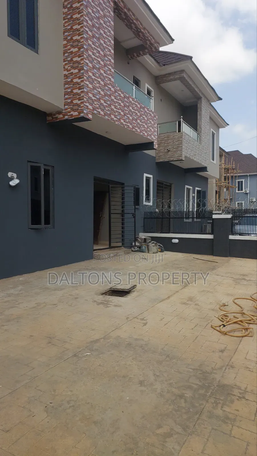 4bdrm Duplex in Gold City Estate, Sabon Lugbe for rent