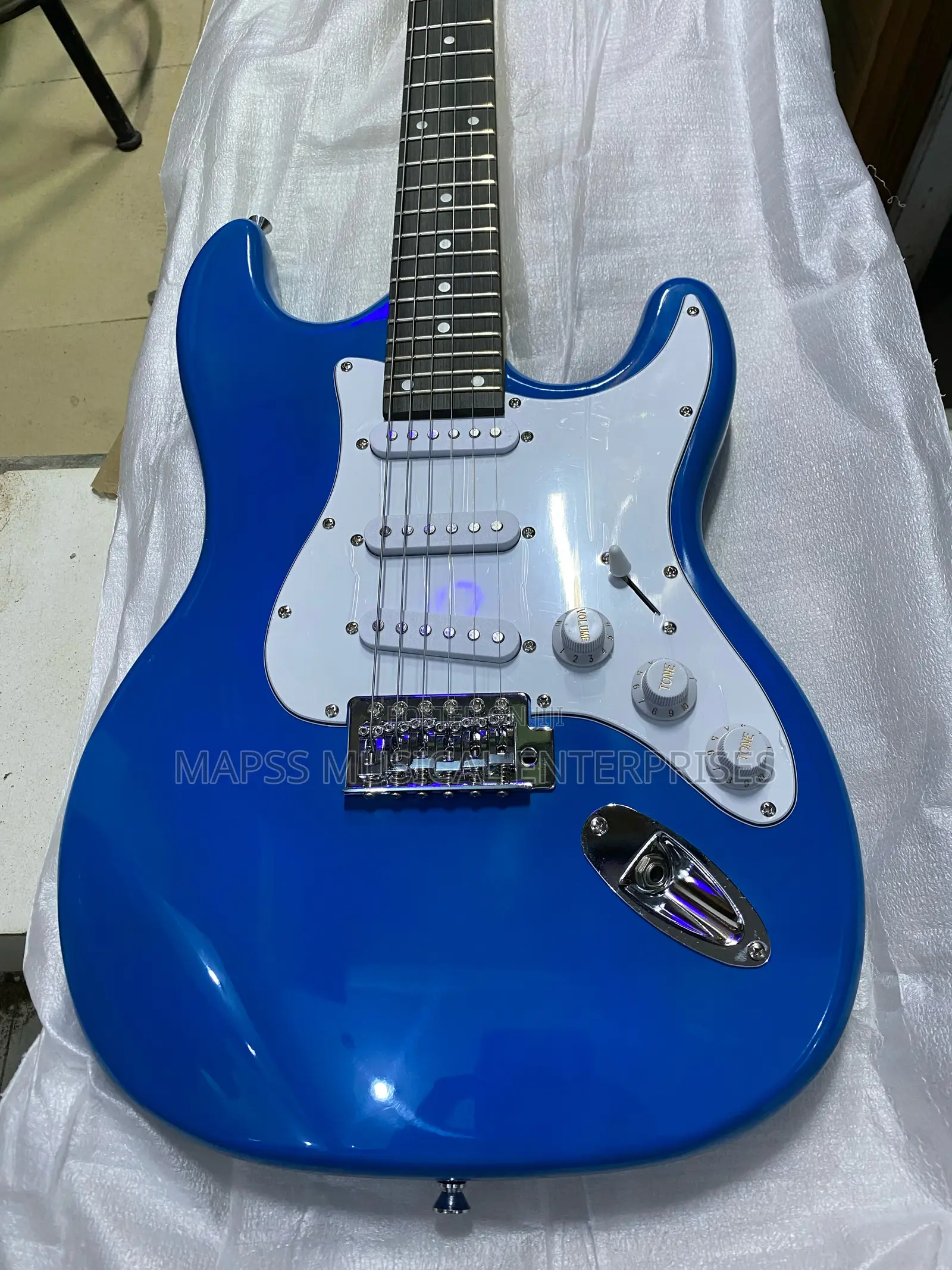 Fender Stratocaster-Style Electric Guitar