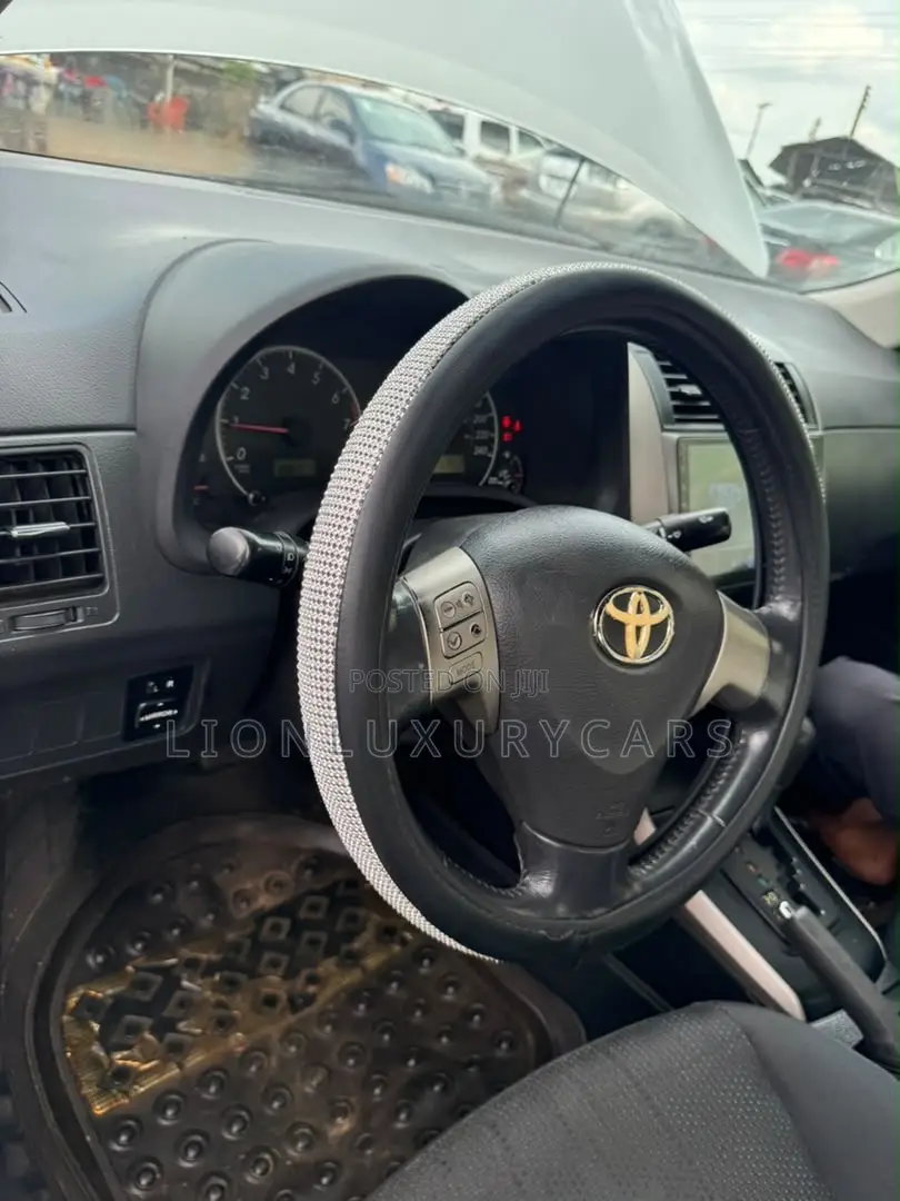 Toyota Corolla 2009 Silver