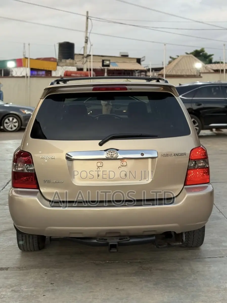 Toyota Highlander V6 2005 Gold