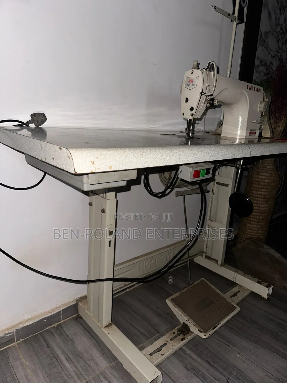 Industrial Sewing Machine