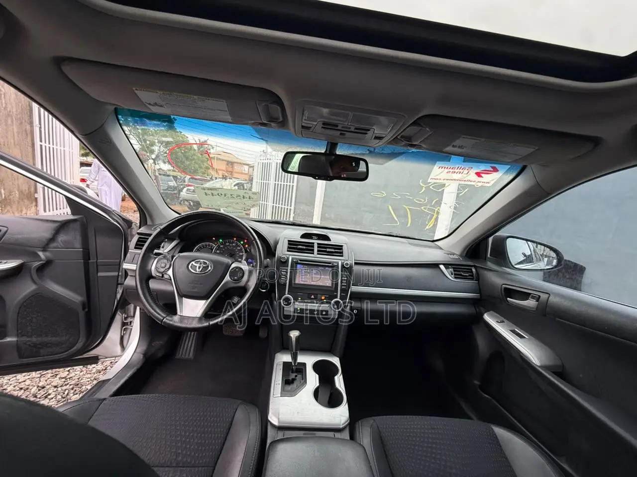 Toyota Camry SE 4dr Sedan (2.5L 4cyl 6A) 2013 Silver