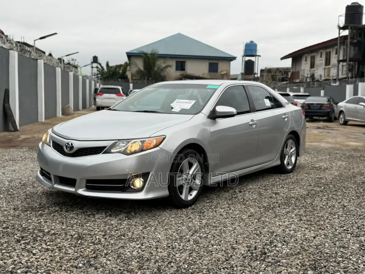 Toyota Camry SE 4dr Sedan (2.5L 4cyl 6A) 2013 Silver