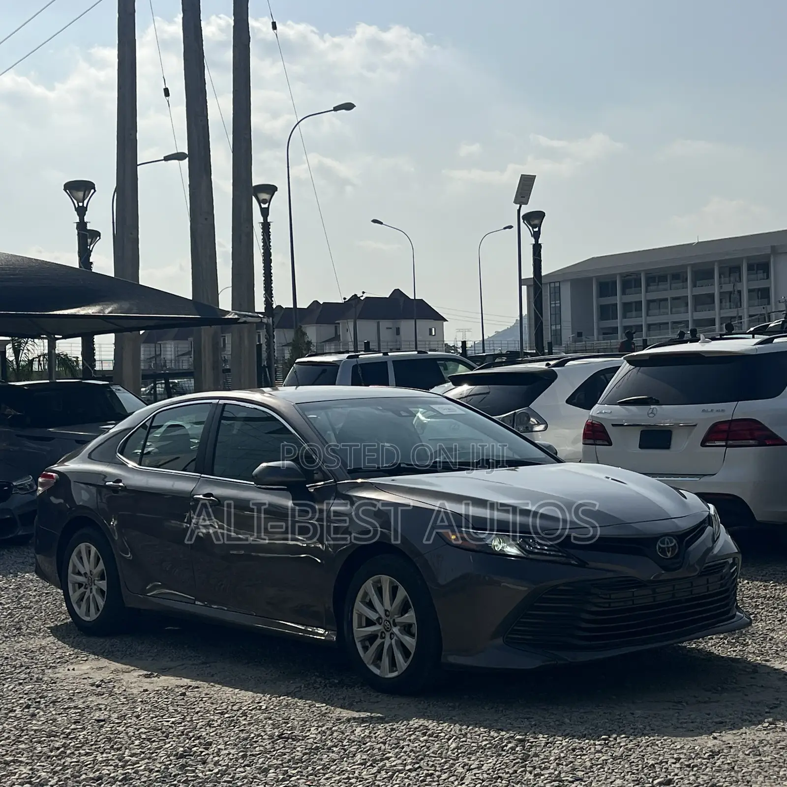 Toyota Camry L (2.5L 4cyl 8A) 2019 Gray