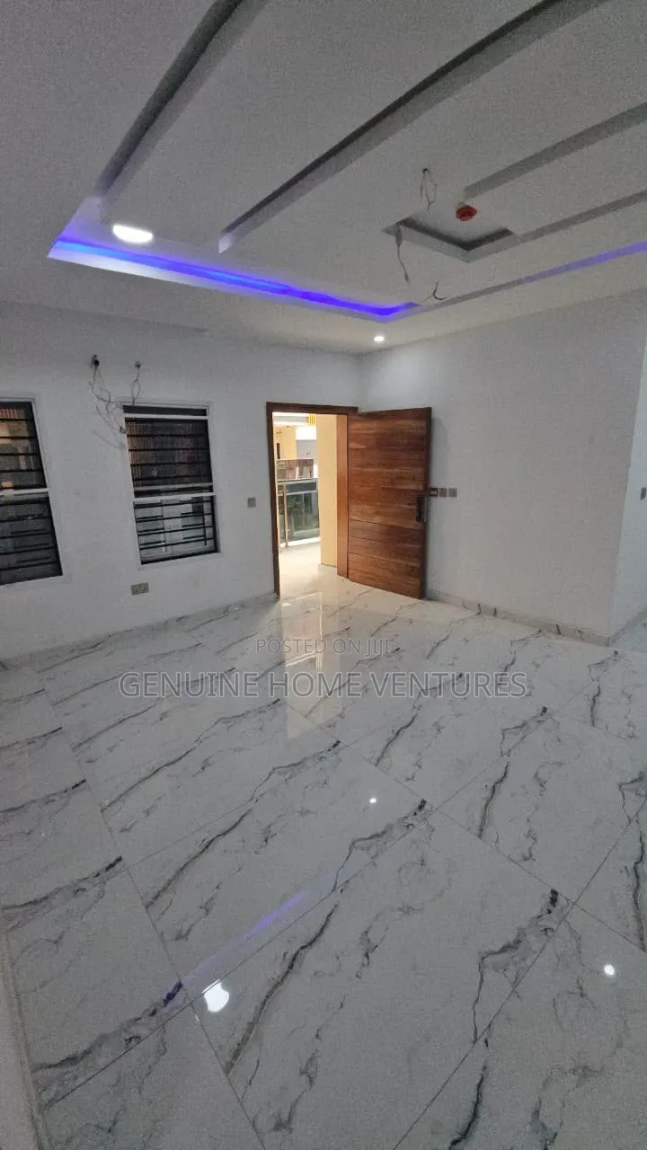 2bdrm Apartment in Lekki Phase One for sale
