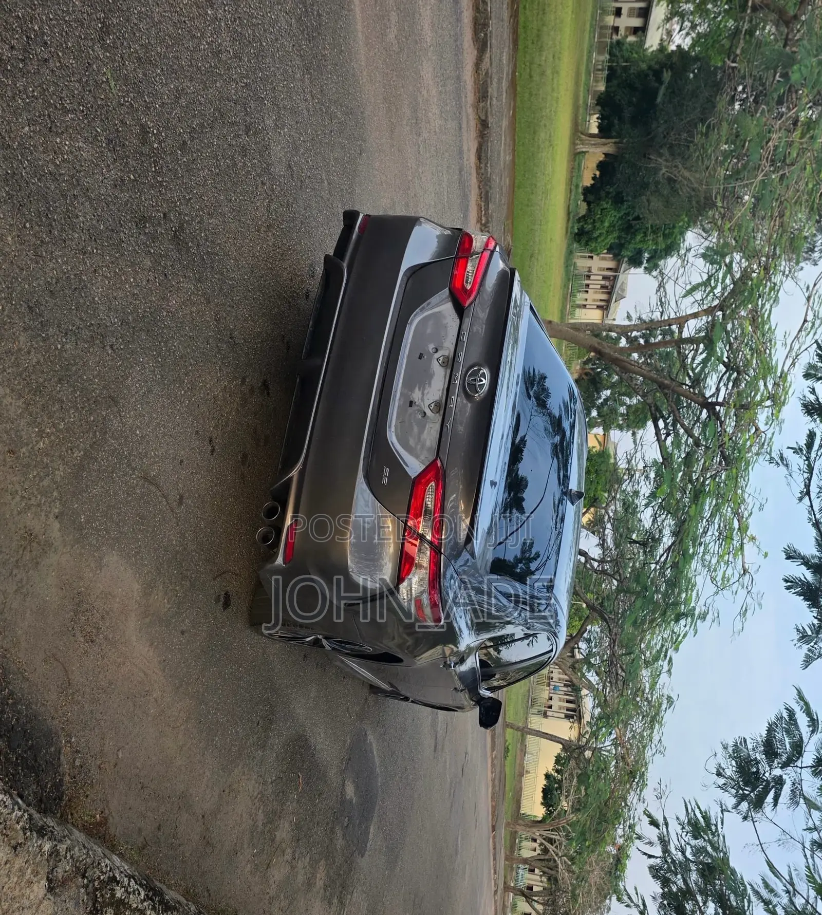 Toyota Camry SE FWD 2020 Gray