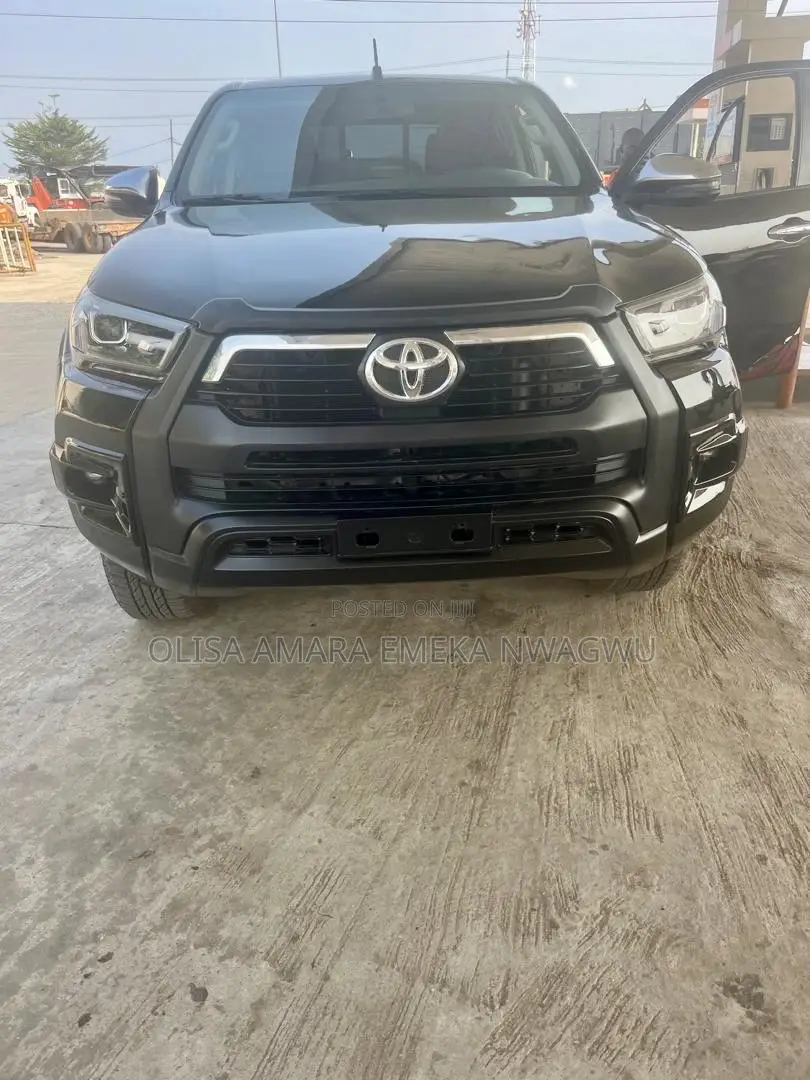 Toyota Hilux Revo Double Cab Petrol 2.7 AWD 2020 Black