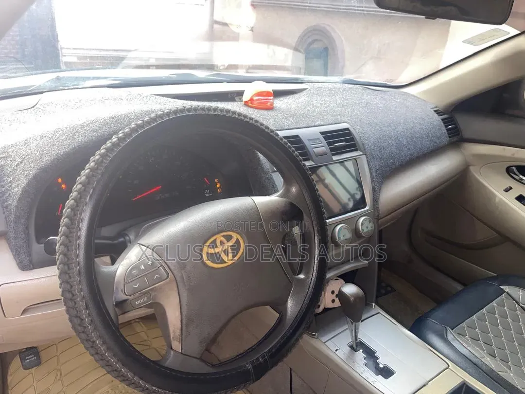 Toyota Camry 2008 Gold