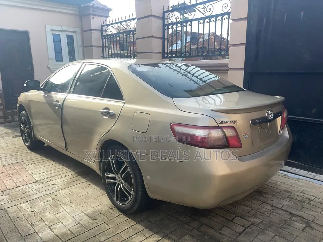 Toyota Camry 2008 Gold