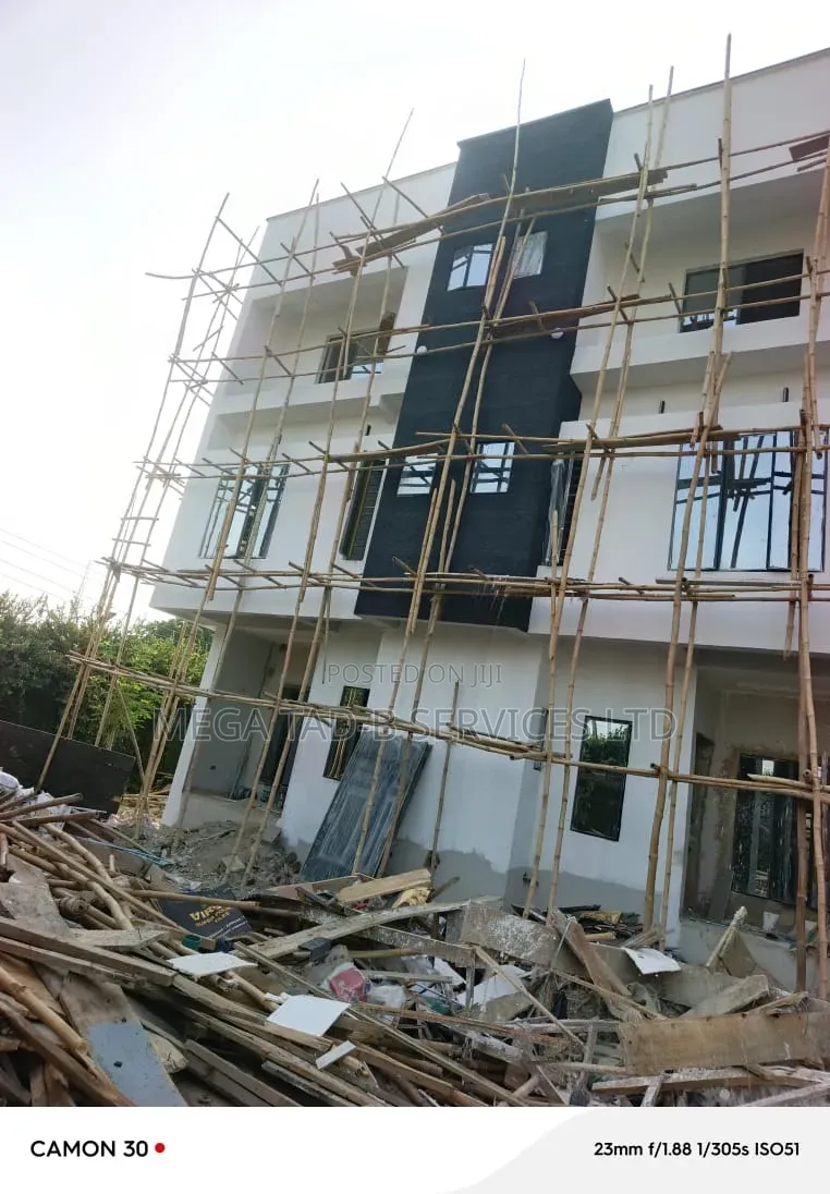 4bdrm Duplex in Ikeja Estate for sale