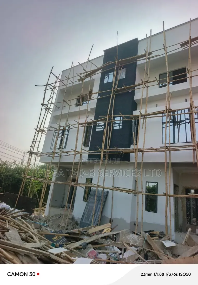 4bdrm Duplex in Ikeja Estate for sale