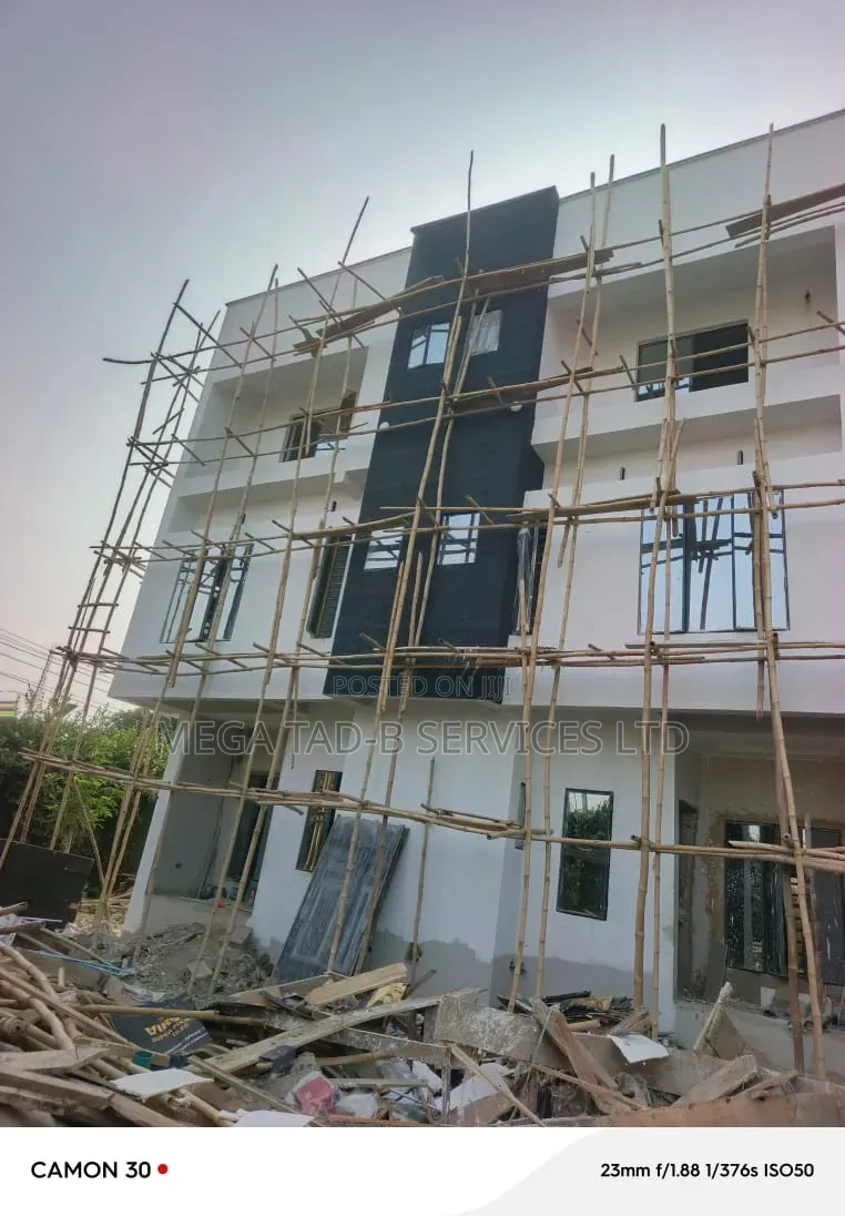 4bdrm Duplex in Ikeja Estate for sale