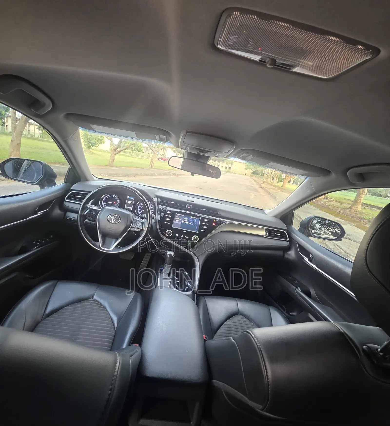 Toyota Camry SE FWD 2020 Gray