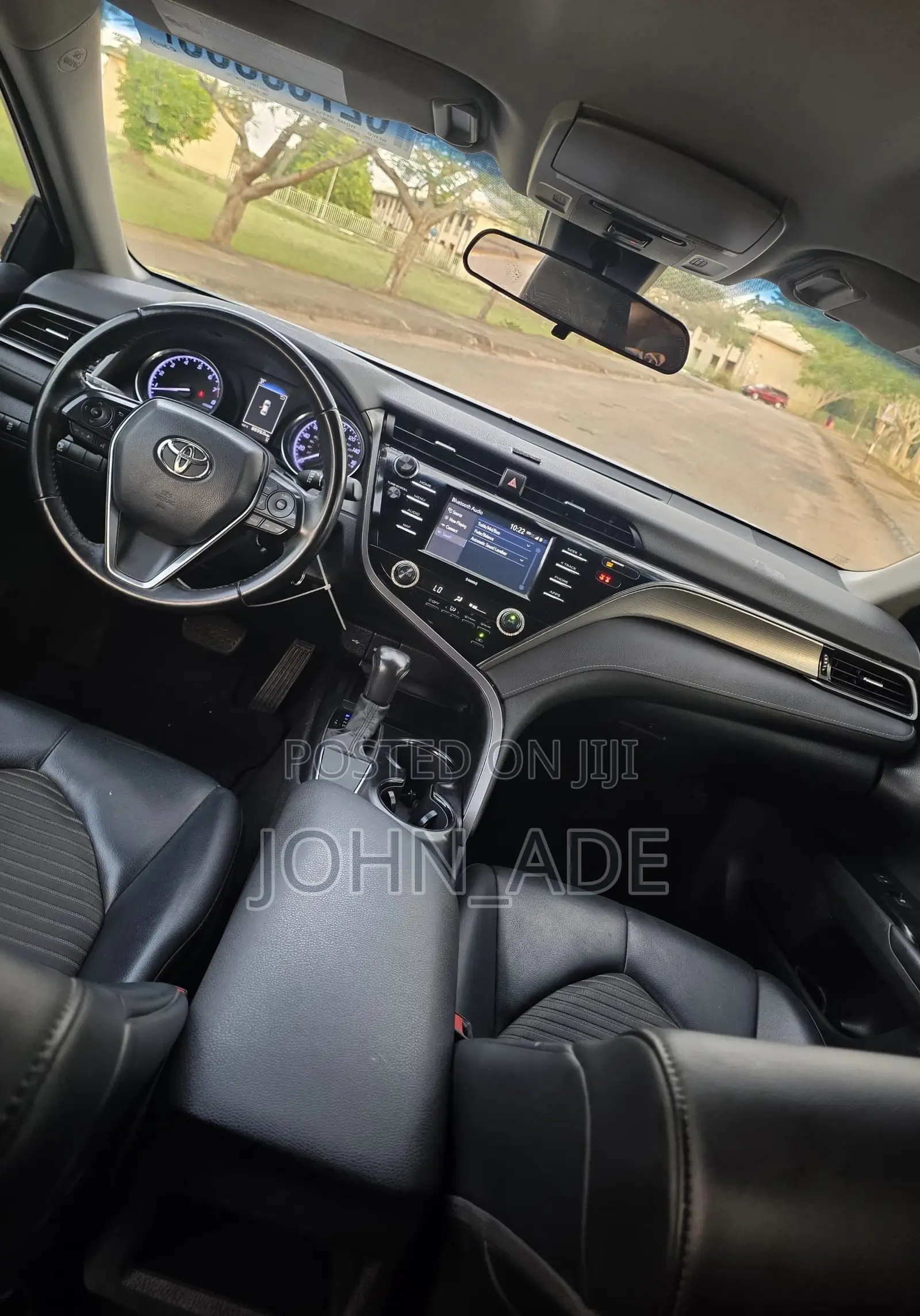 Toyota Camry SE FWD 2020 Gray