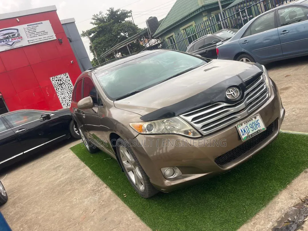Toyota Venza V6 AWD 2010 Gold