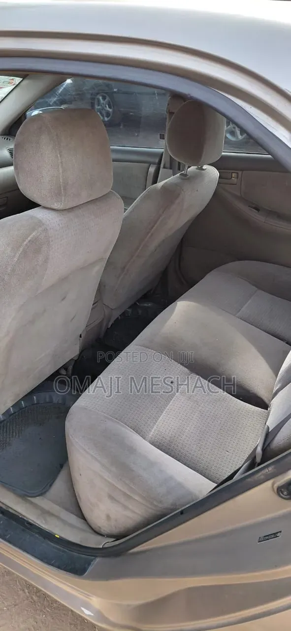 Toyota Corolla 2005 Gold