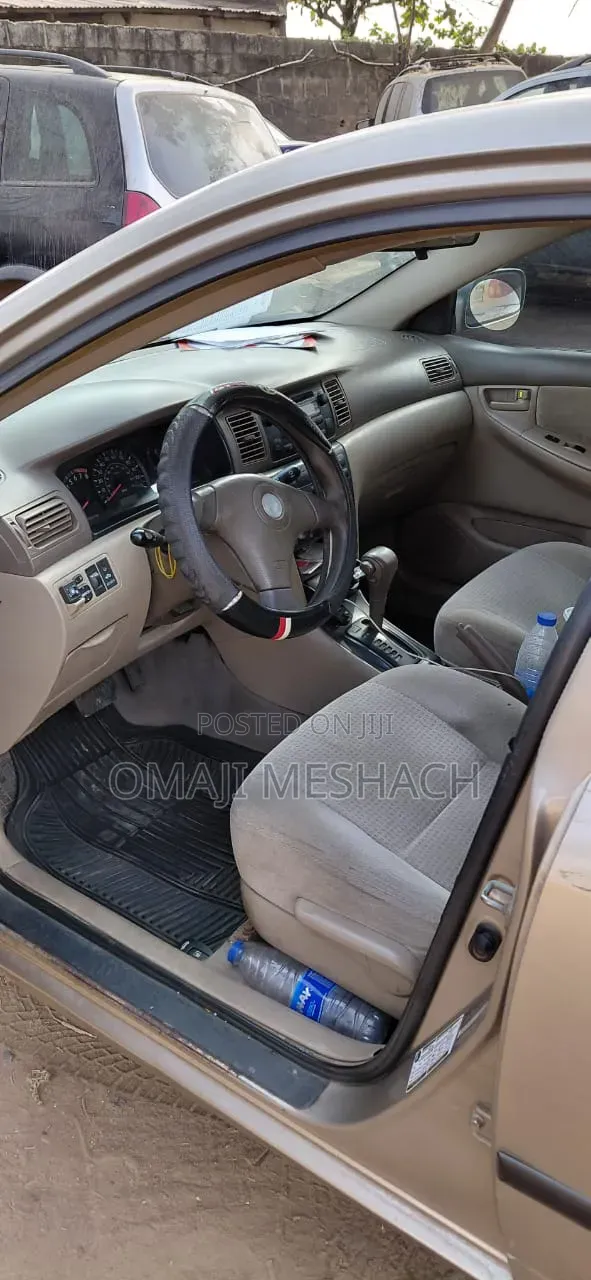 Toyota Corolla 2005 Gold