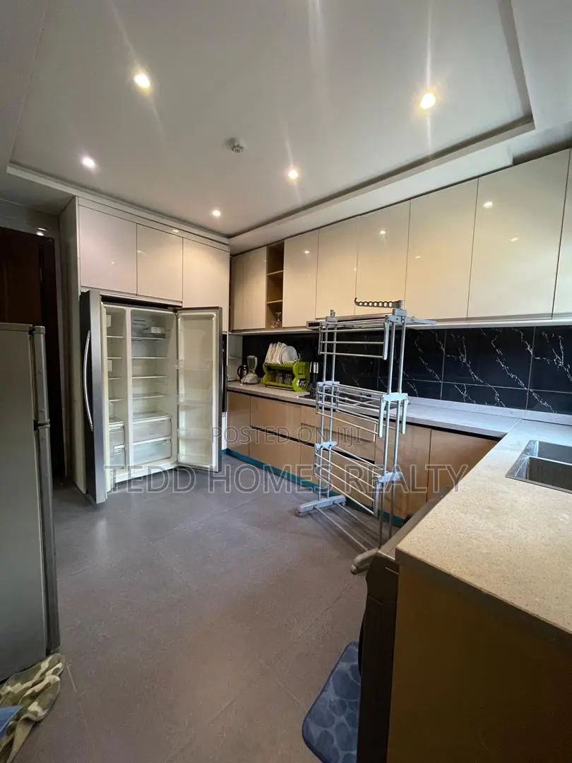 4bdrm Duplex in Lekki for rent