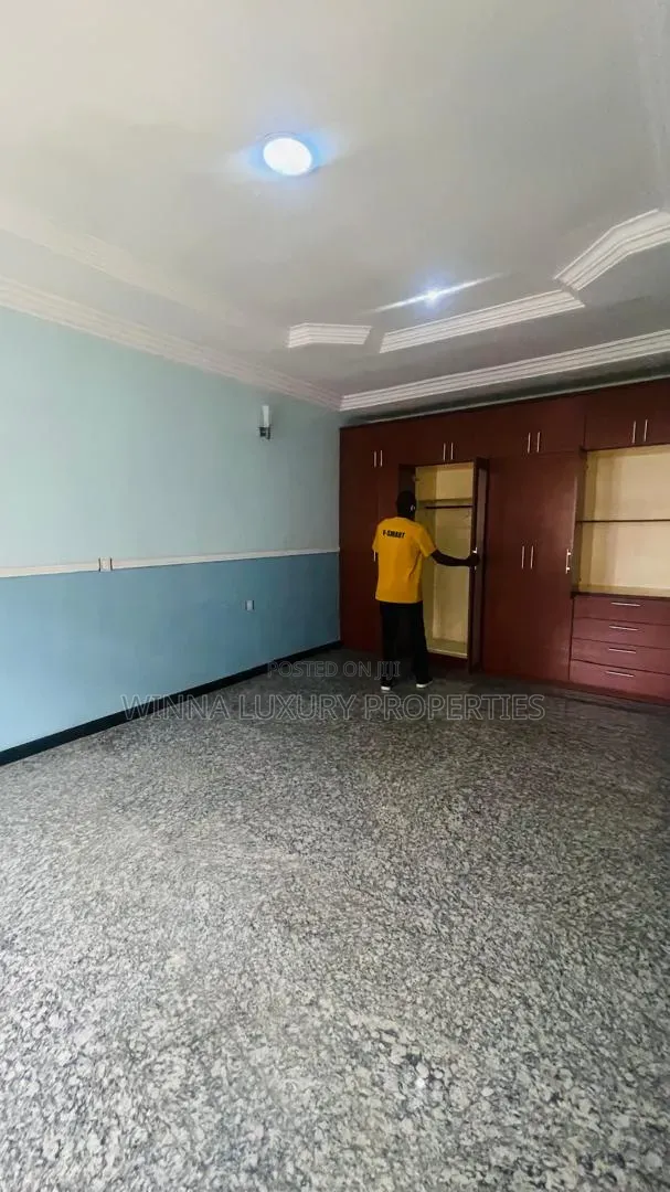 6bdrm Townhouse / Terrace in Garki 2 for rent