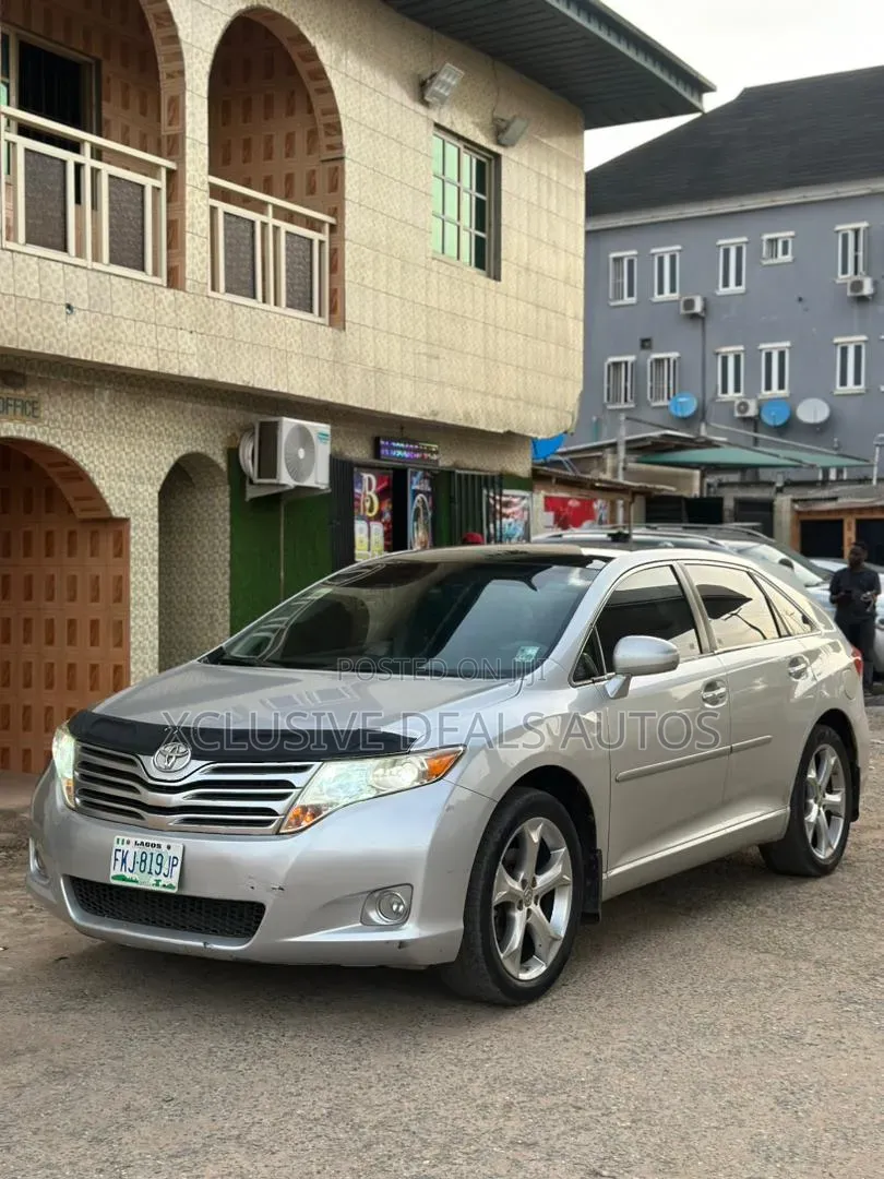Toyota Venza 2011 Silver