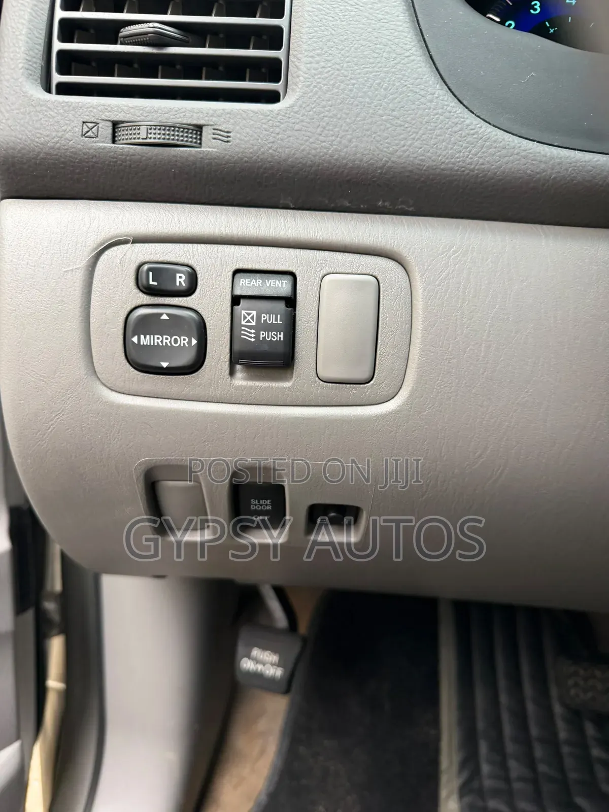 Toyota Sienna 2009 Silver
