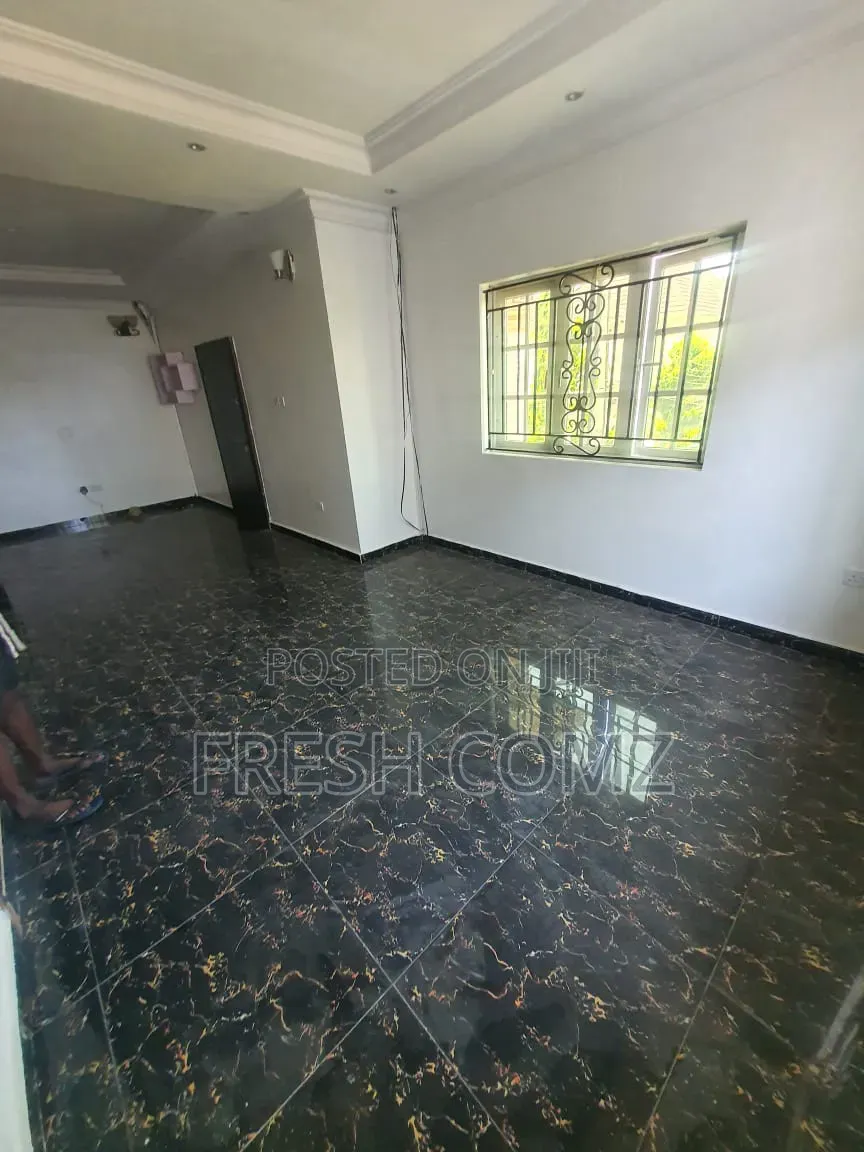 Mini Flat in Osapa London for rent