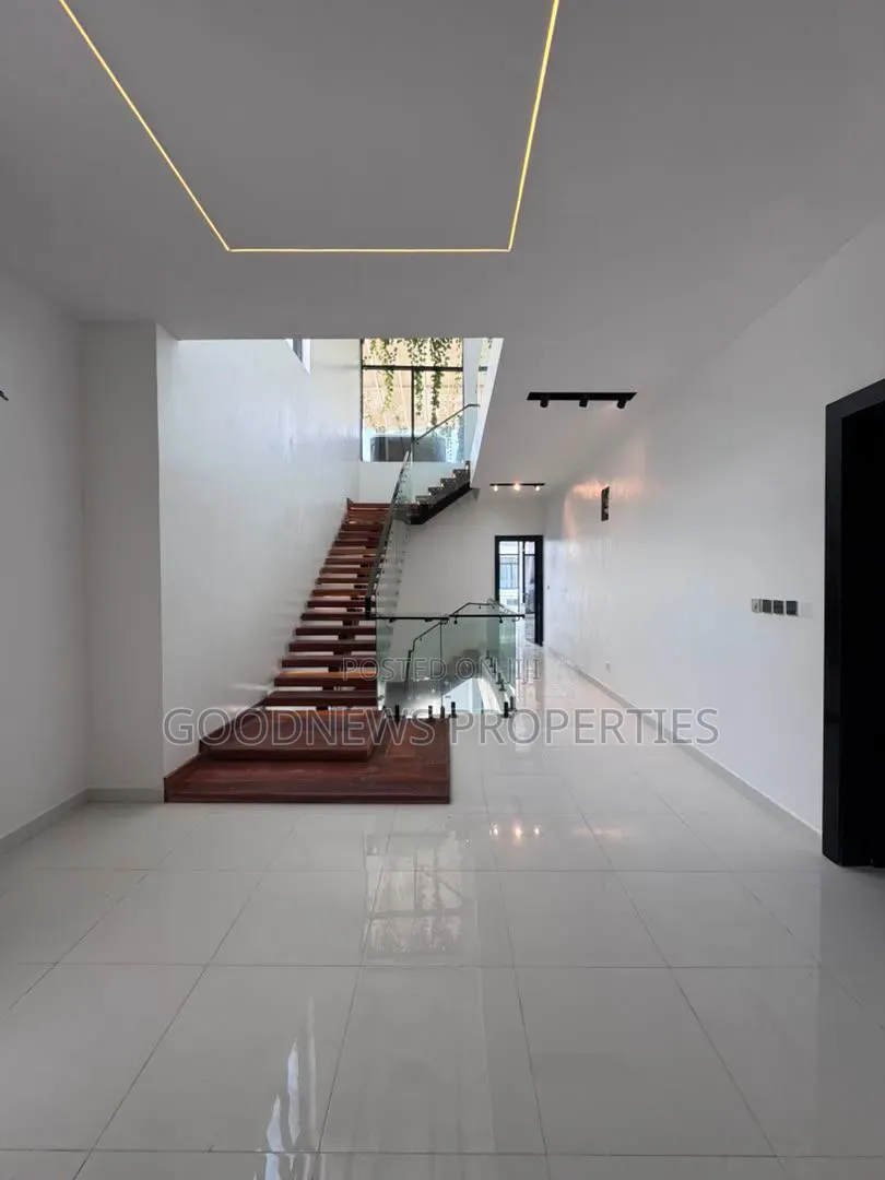 5bdrm Duplex in Chevron Lekki Lagos for sale