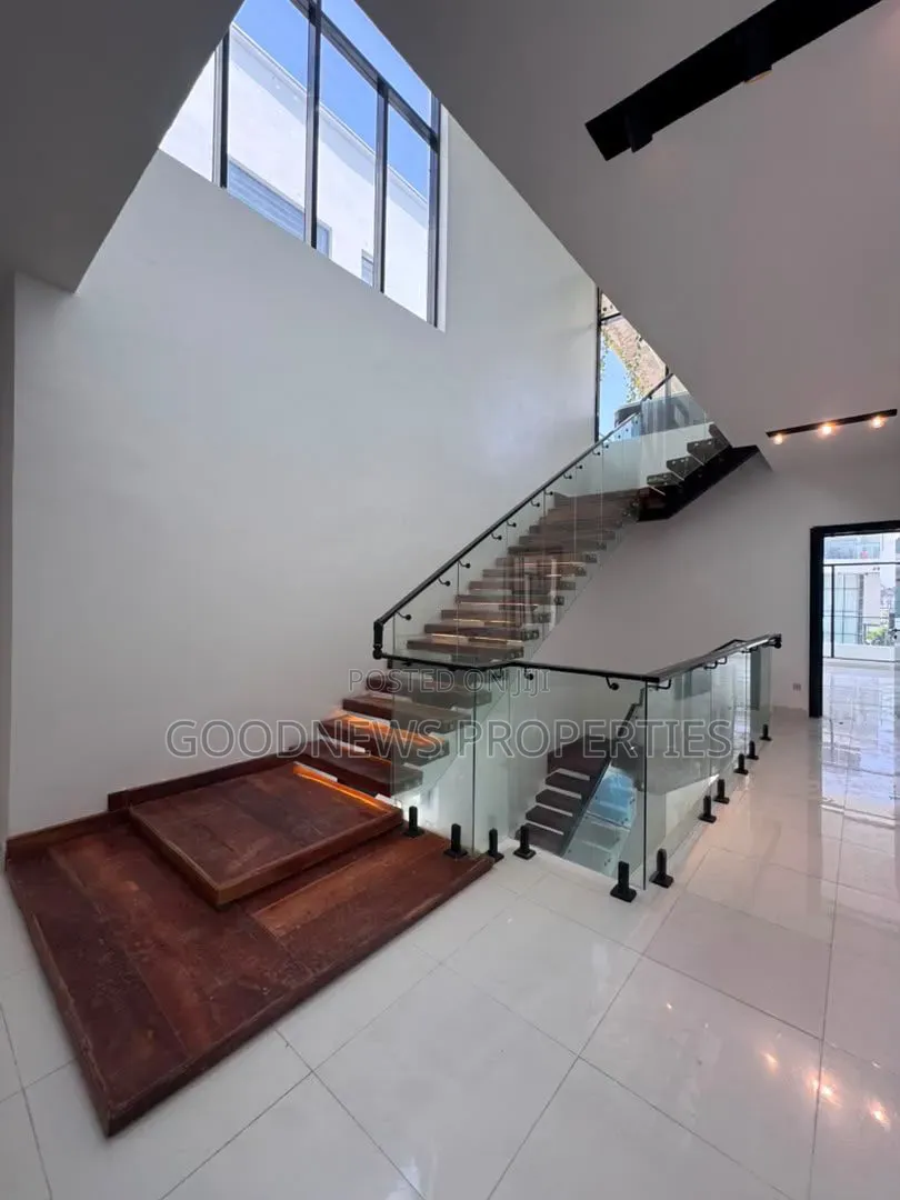 5bdrm Duplex in Chevron Lekki Lagos for sale