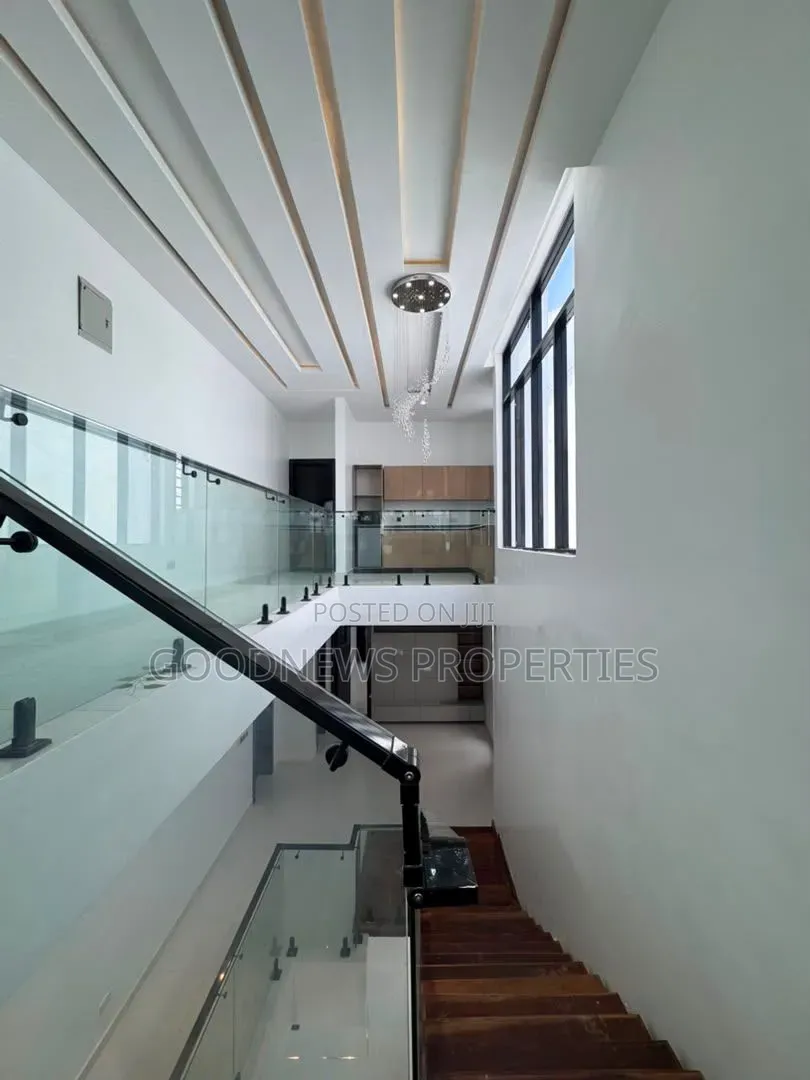 5bdrm Duplex in Chevron Lekki Lagos for sale