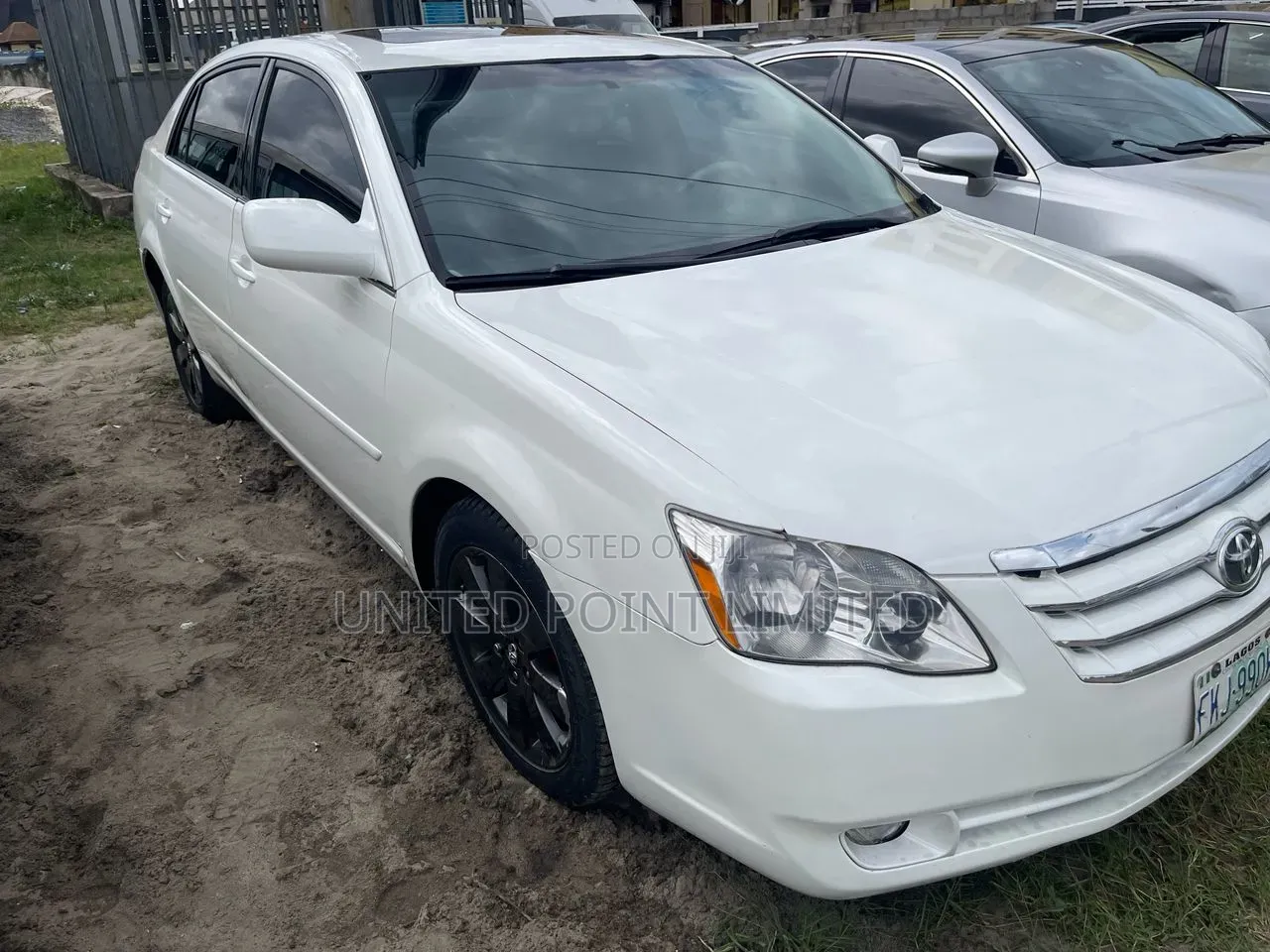 Toyota Avalon 2007 White