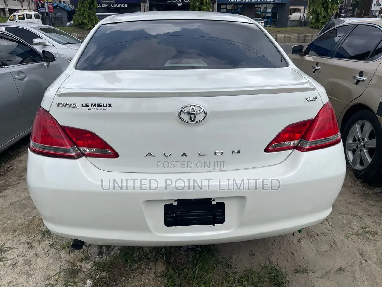 Toyota Avalon 2007 White
