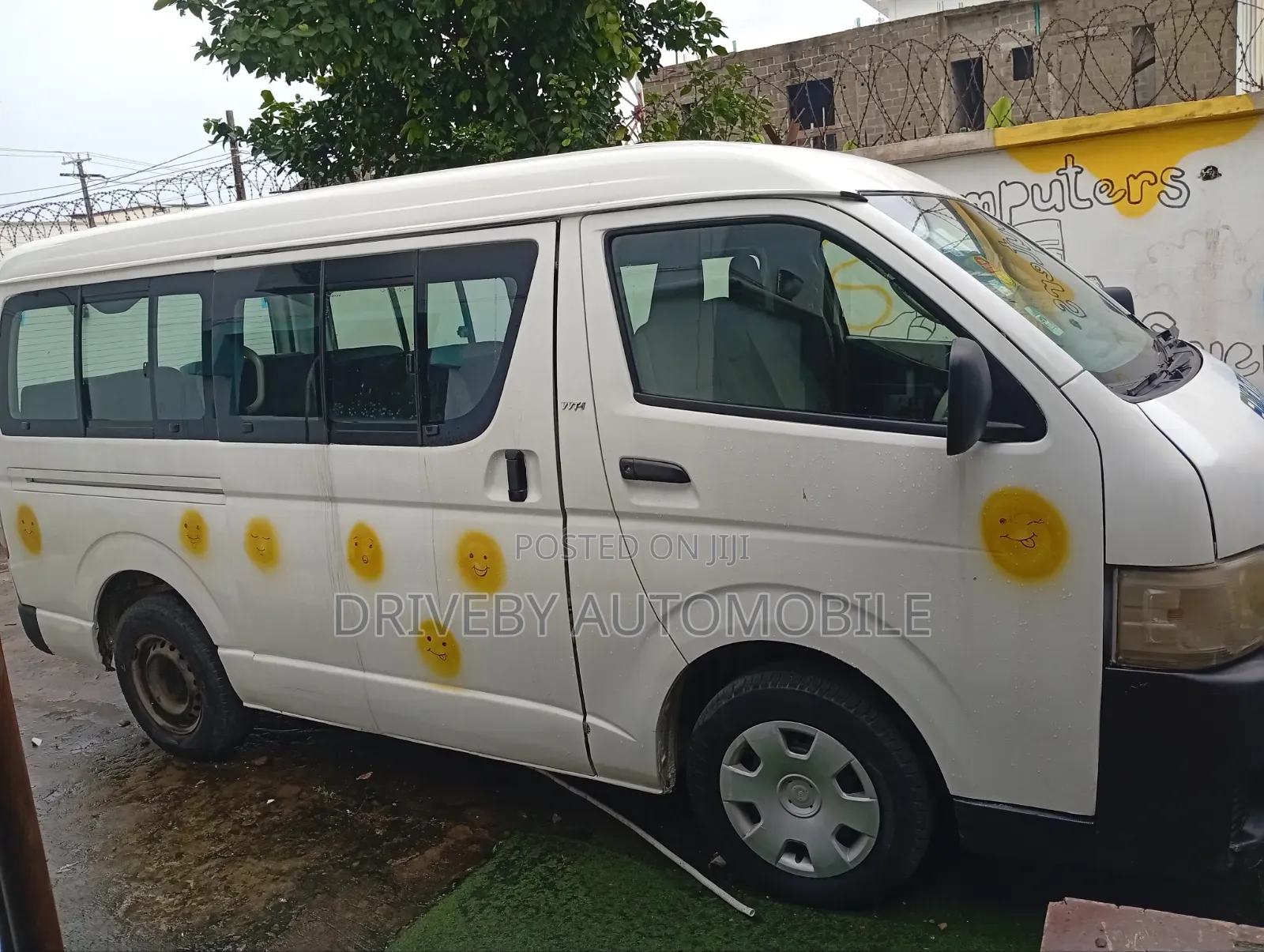 Toyota HiAce 2010 White