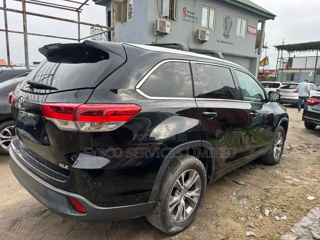 Toyota Highlander XLE 4dr SUV (3.5L 6cyl 6A) 2015 Black