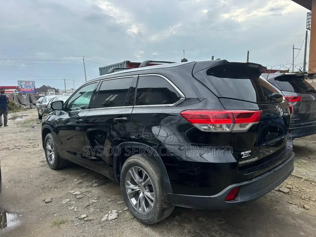 Toyota Highlander XLE 4dr SUV (3.5L 6cyl 6A) 2015 Black