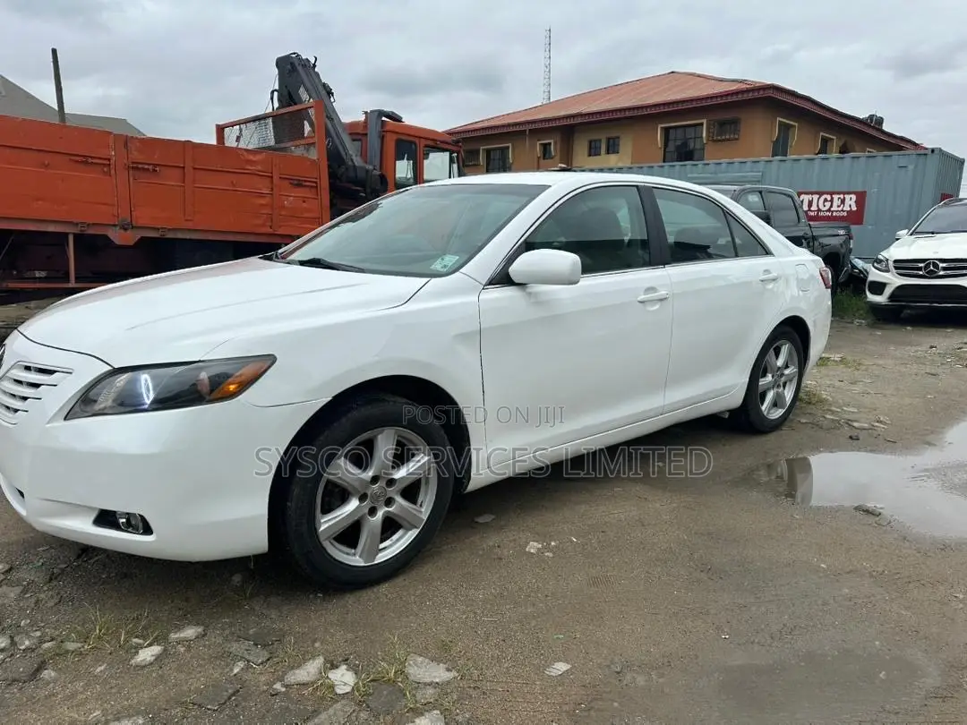 Toyota Camry LE 4dr Sedan (2.4L 4cyl 5A) 2009 White