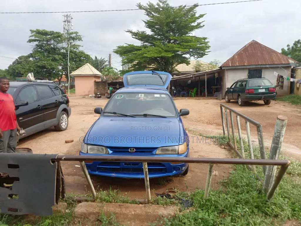 Toyota Corolla 1.6 Hatchback 1997 Blue