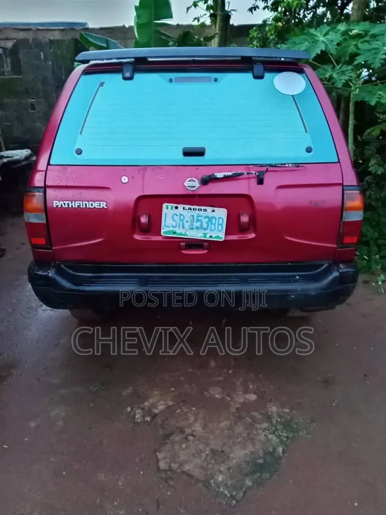 Nissan Pathfinder 1999 Burgundy