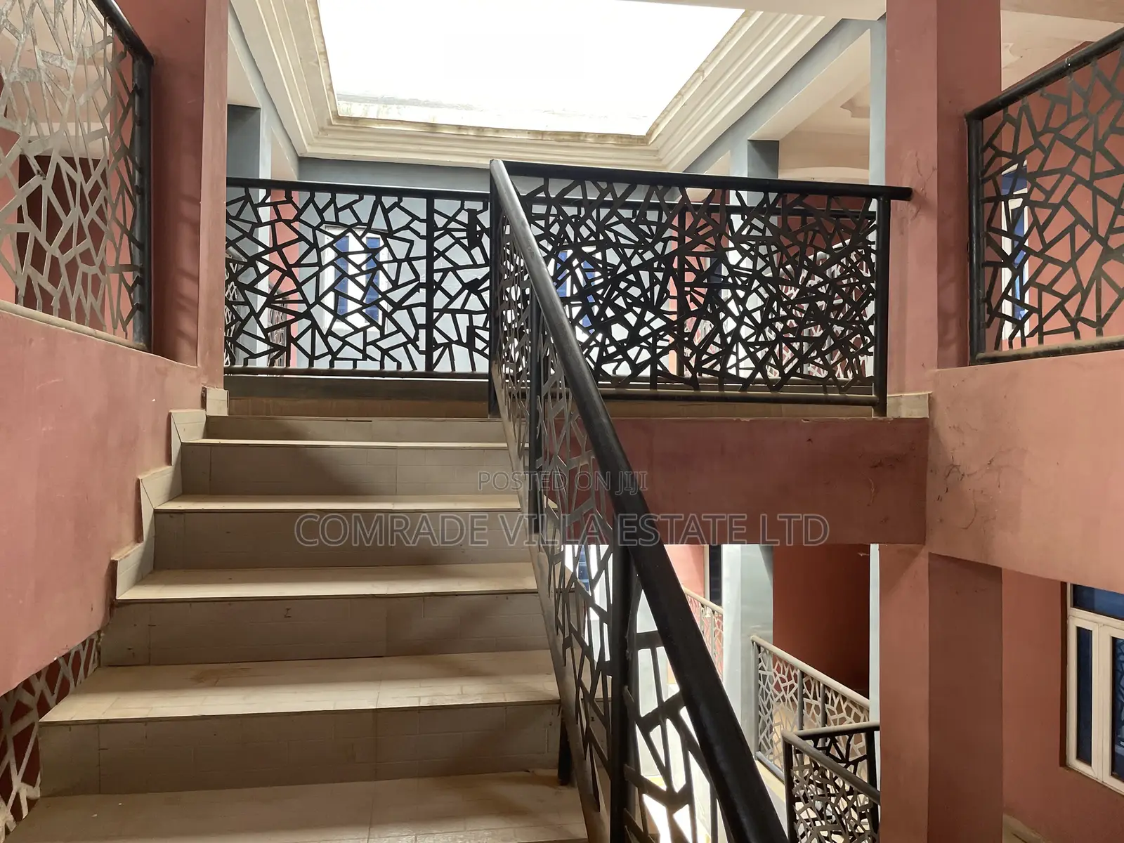 20bdrm Apartment in Apo Resettlement for sale