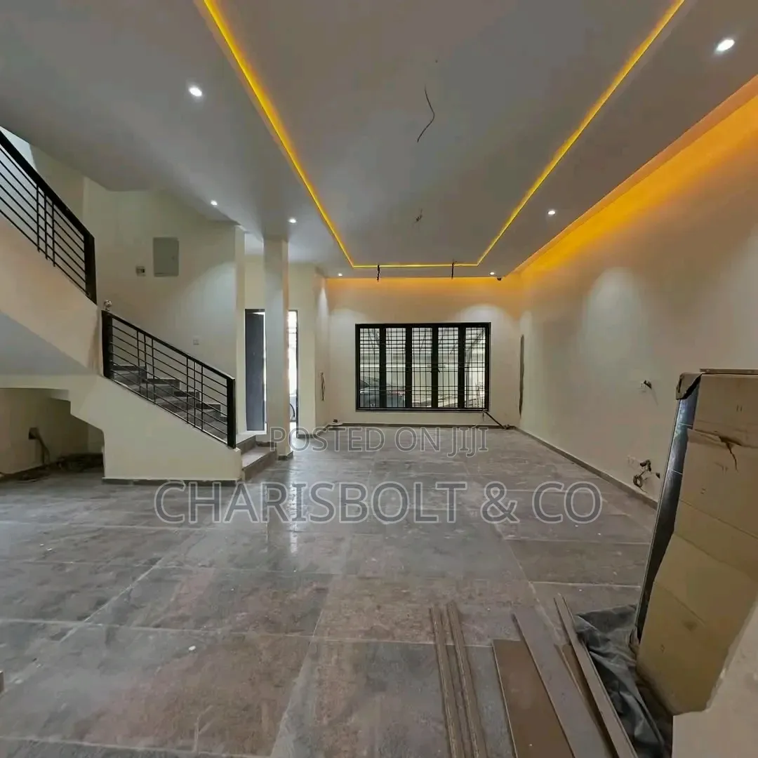 4bdrm Townhouse/Terrace in Jahi for sale