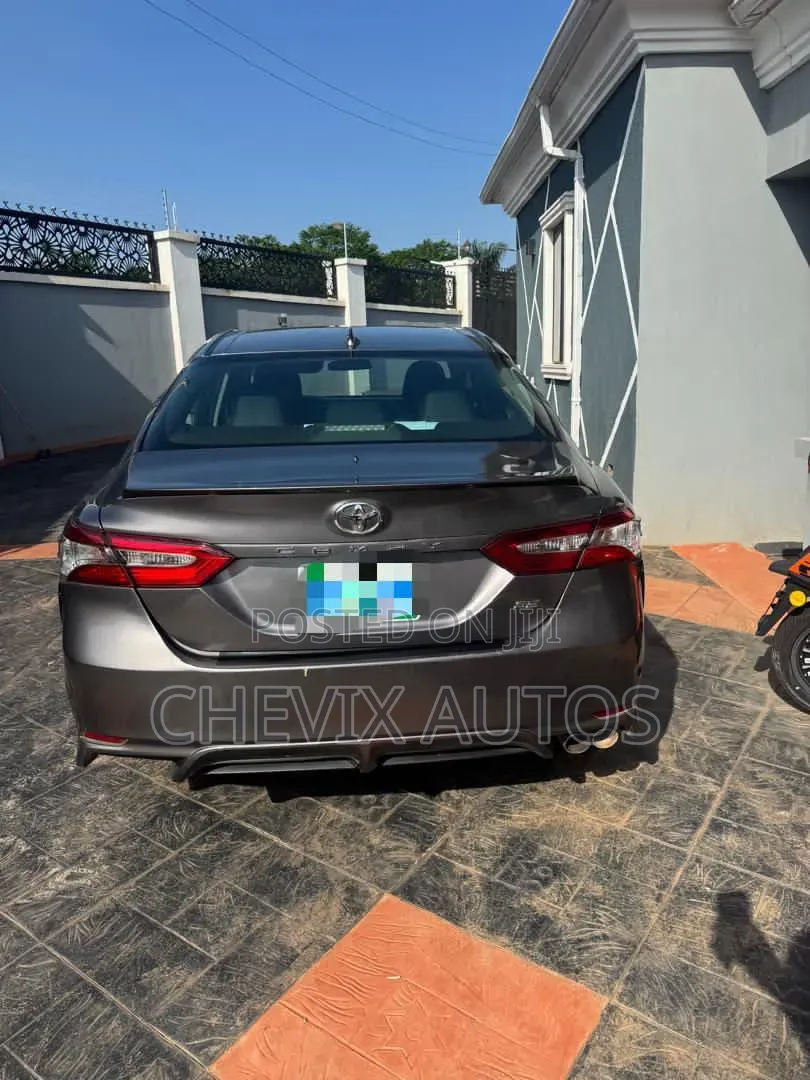 Toyota Camry 2019 Gray