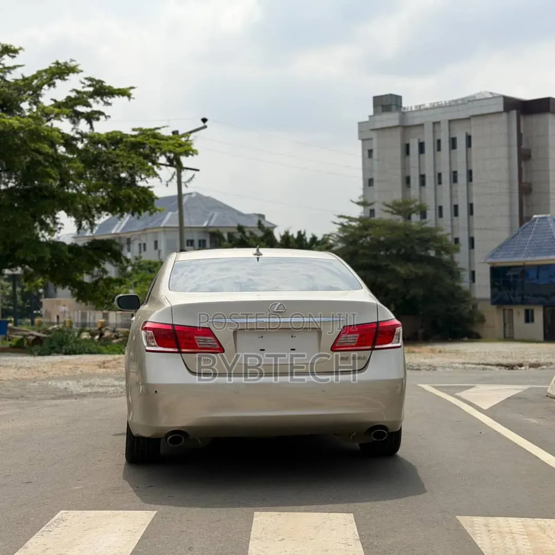 Lexus ES 350 2012 Gold