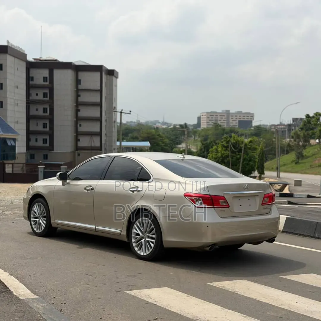 Lexus ES 350 2012 Gold
