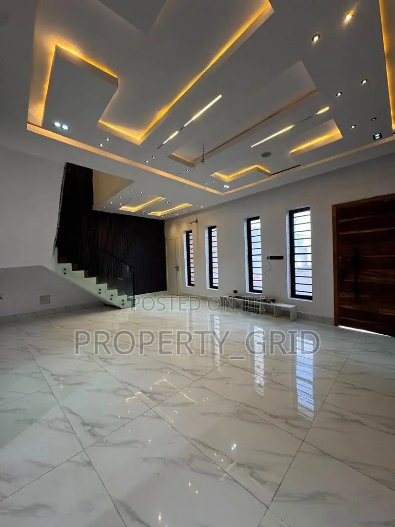 4bdrm Duplex in Thomas Estate for sale