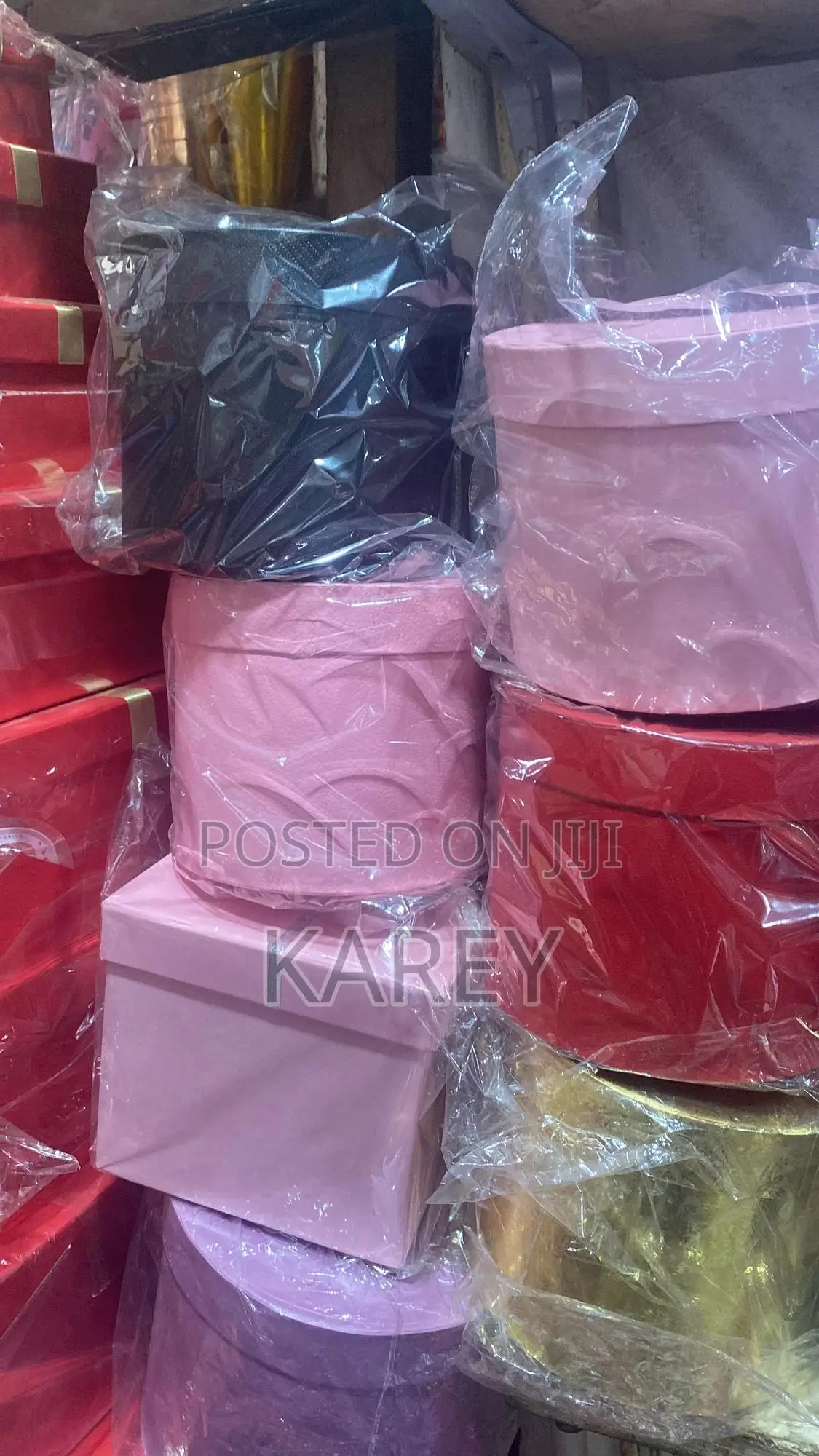 Gift Boxes of Different Designs,Sizes,Color and Placement for Gifting