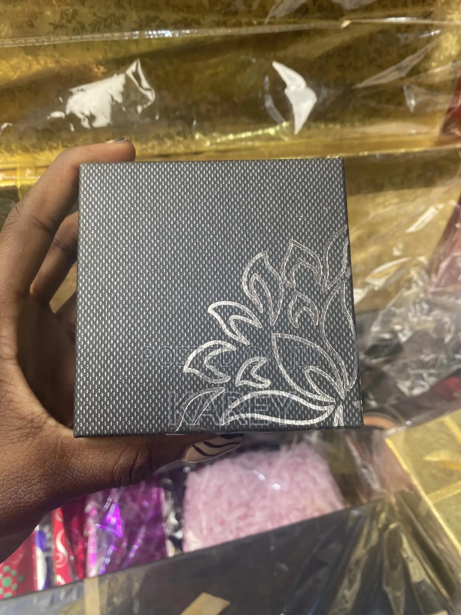 Gift Boxes of Different Designs,Sizes,Color and Placement for Gifting