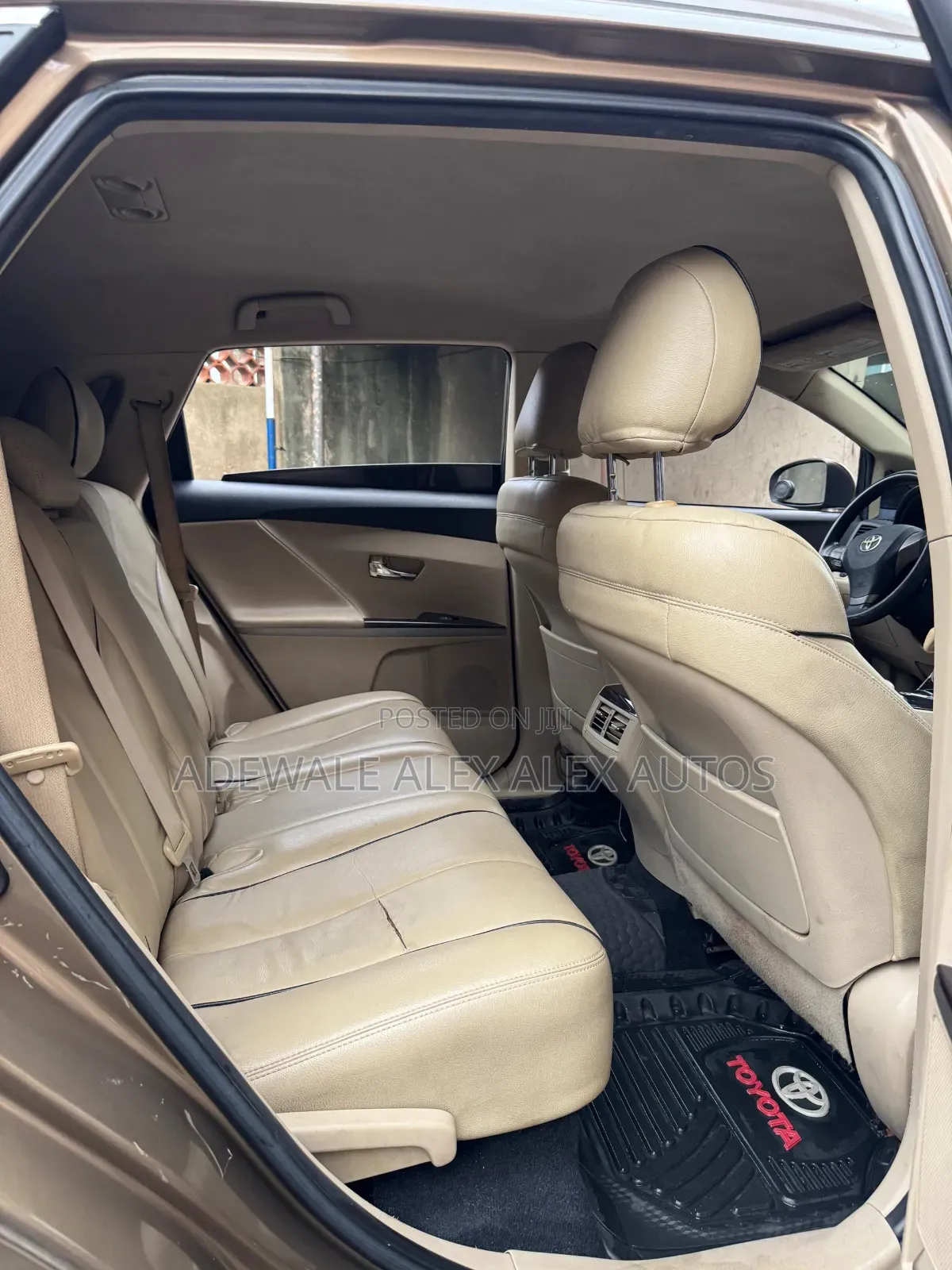Toyota Venza XLE 2010 Brown