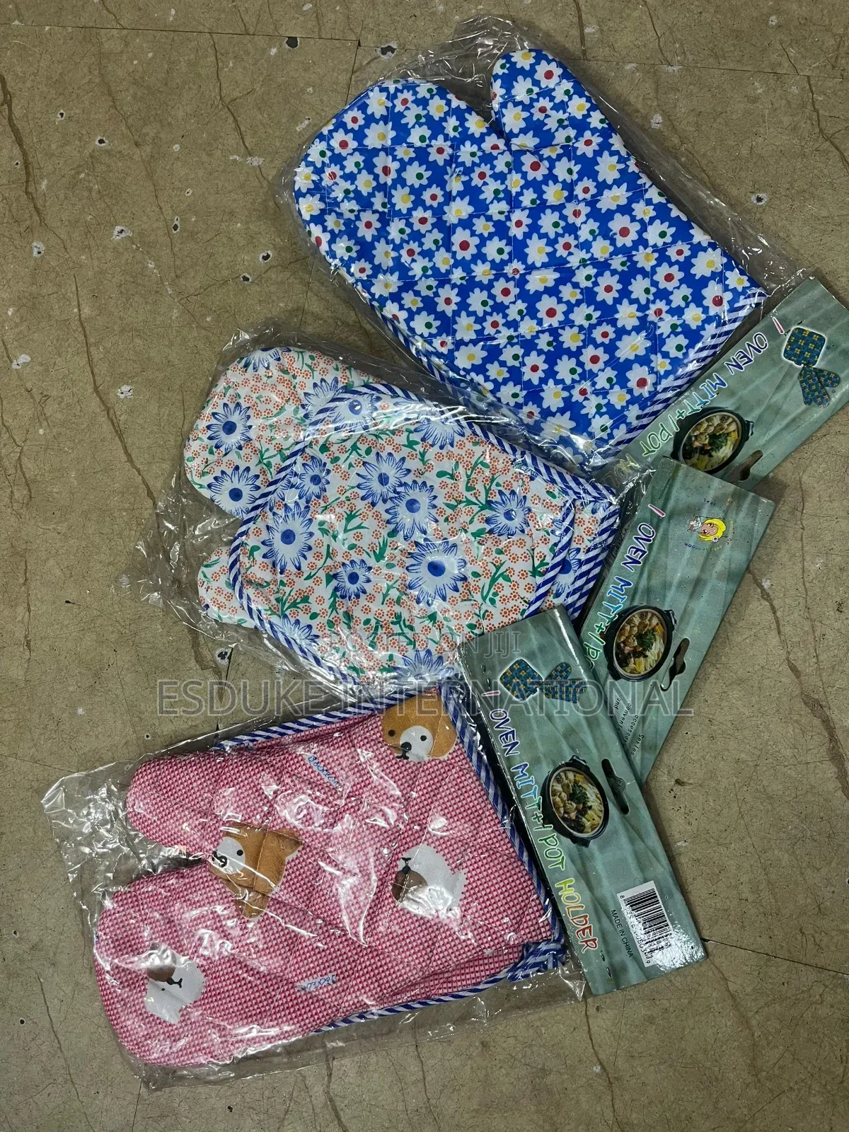 Kitchen Gloves / Oven Mittens